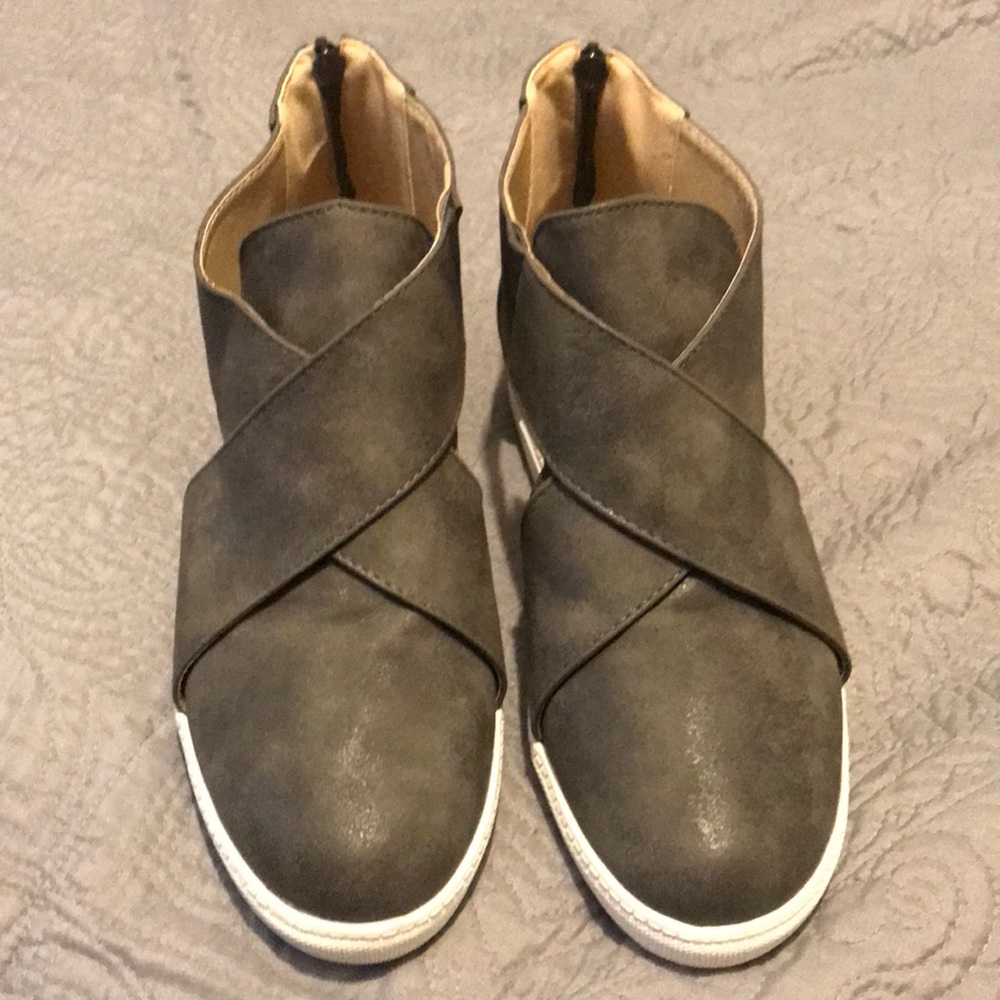 BRAND NEW grey wedge sneakers. Sz 9.5. $27